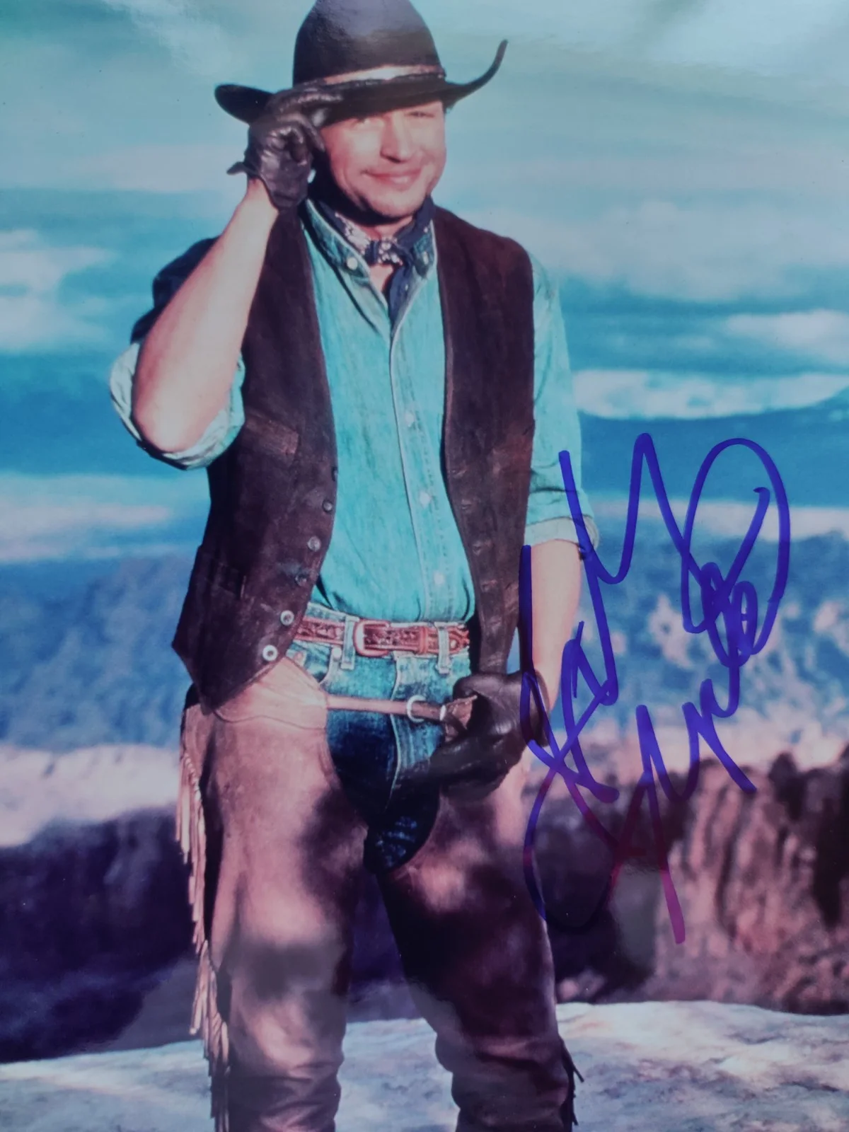 Billy Crystal — Actor/Comedian Billy Crystal Autographed New City Slickers 8x10 Photo, изображение 2