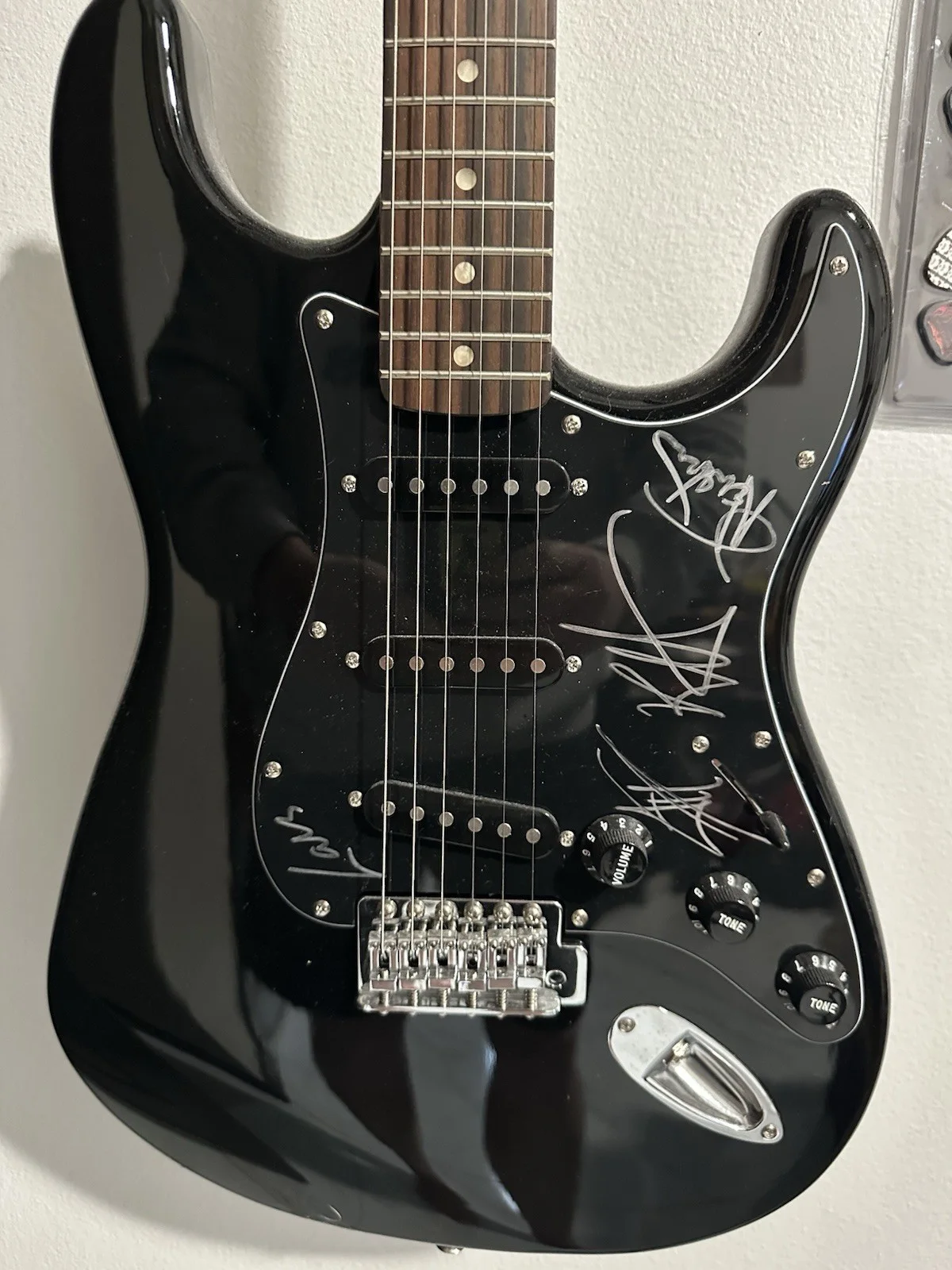Fender Squier Affinity Stratocaster Metallica Autographed With COA, image 3