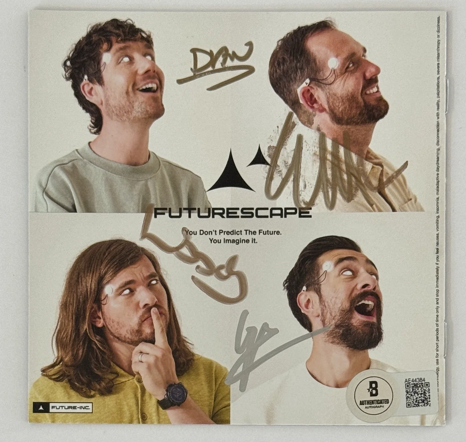 Framed Bastille FULL BAND SIGNED Give Me The Future Booklet & CD BAS Beckett COA, изображение 2