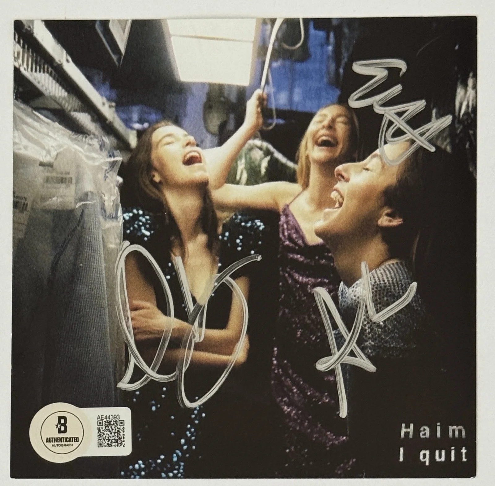 FRAMED HAIM ENTIRE BAND SIGNED I Quit Cover Photo Art Card & CD BAS Beckett COA, изображение 4
