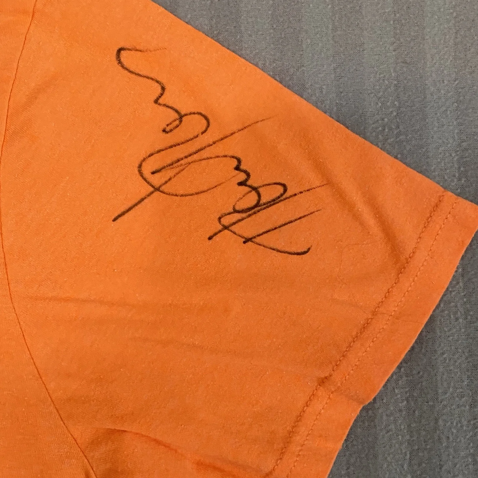 Howard Jones Signed Concert T-shirt 2015 Small~Orange~Things Can Only Get Better, изображение 3