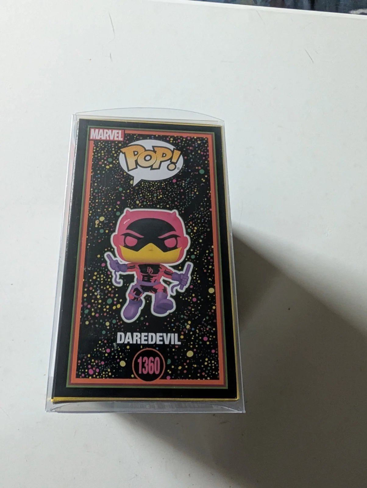 CHARLIE COX — CHARLIE COX DAREDEVIL MATT MURDOCK SIGNED FUNKO #1360 JSA YELLOW INK +PROTECTO, изображение 3