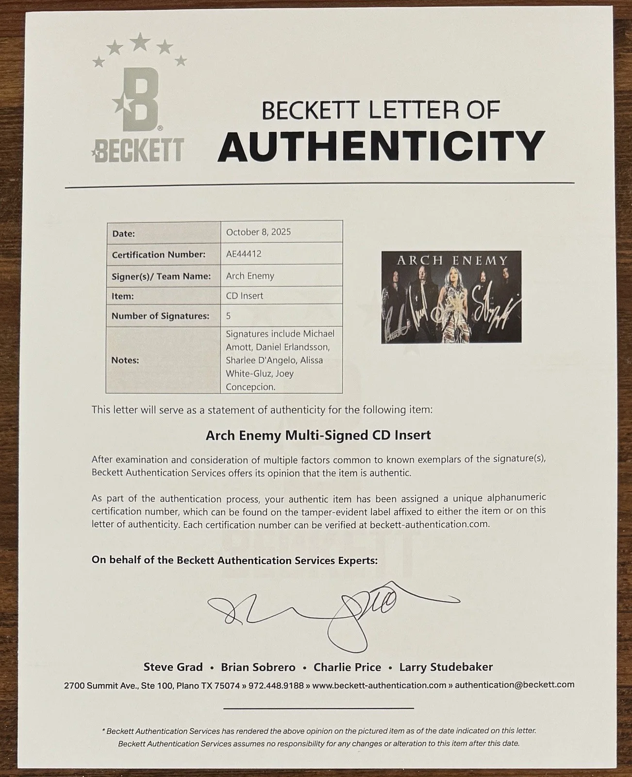Arch Enemy FULL BAND SIGNED Blood Dynasty Album Photo Card & CD BAS Beckett COA, изображение 2