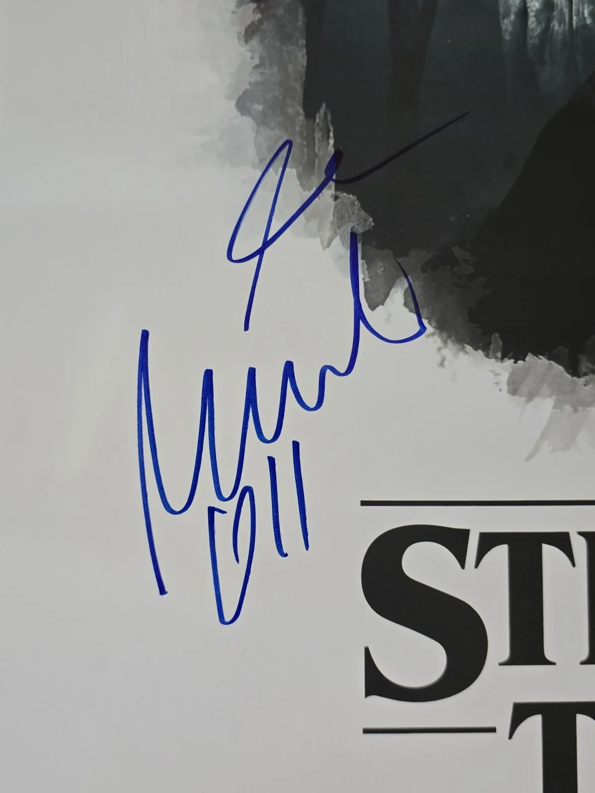 Millie Bobby Brown 'ELEVEN' Signed Strangers Things 16x20 With Beckett Witness, изображение 2