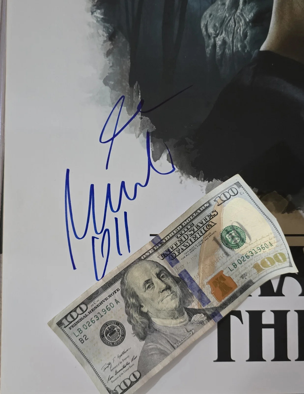 Millie Bobby Brown 'ELEVEN' Signed Strangers Things 16x20 With Beckett Witness, изображение 3