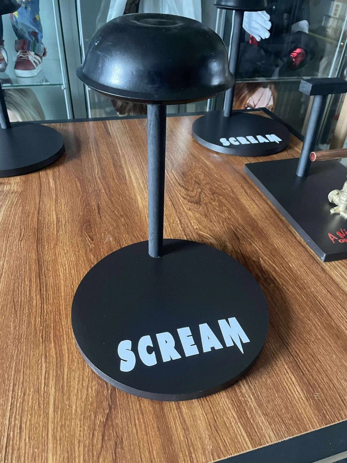 Scream Mask Display Stand, изображение 2