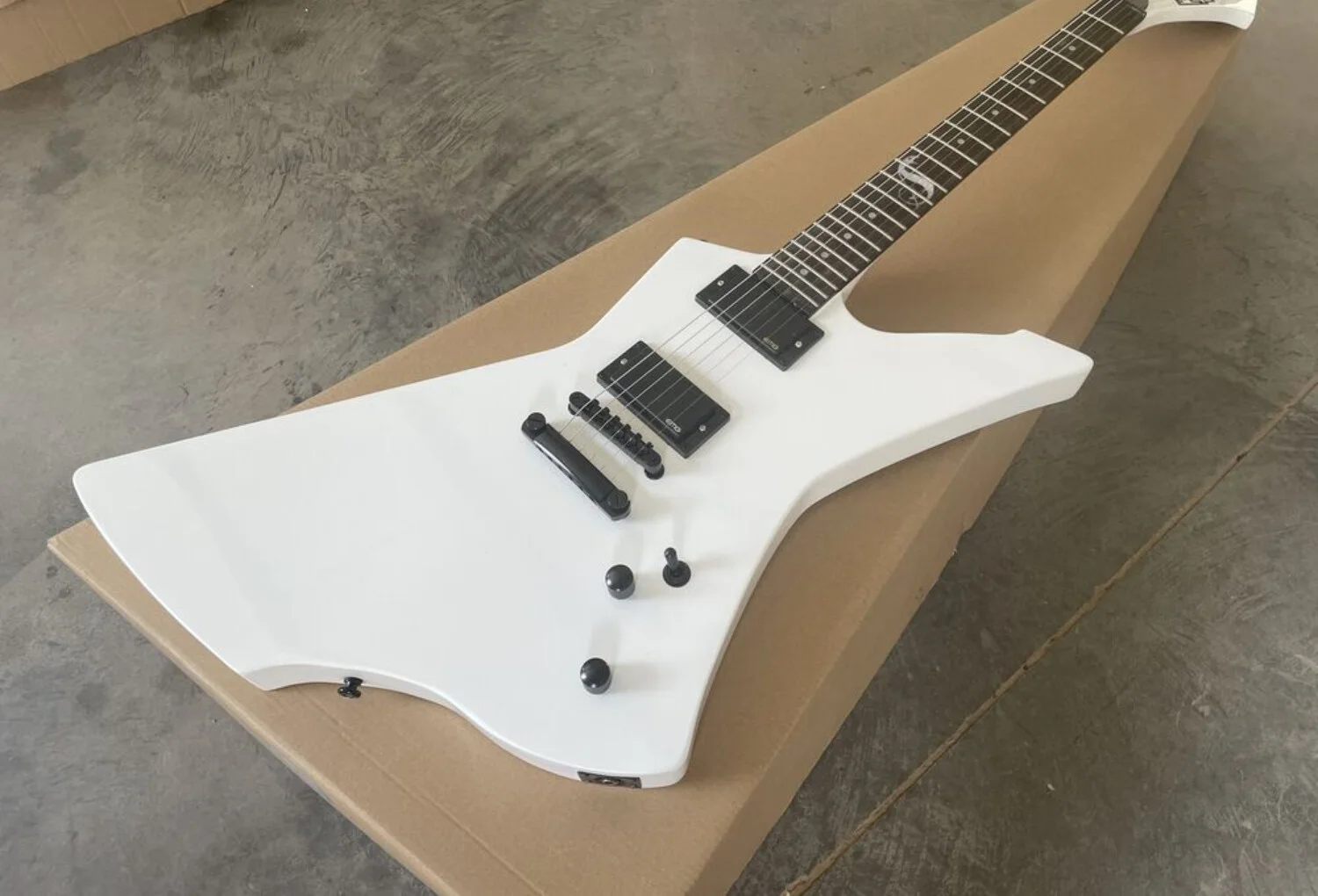 Factory Outlet 6 String White Electric Guitar, Active Pickups, Black Hardware, image 2
