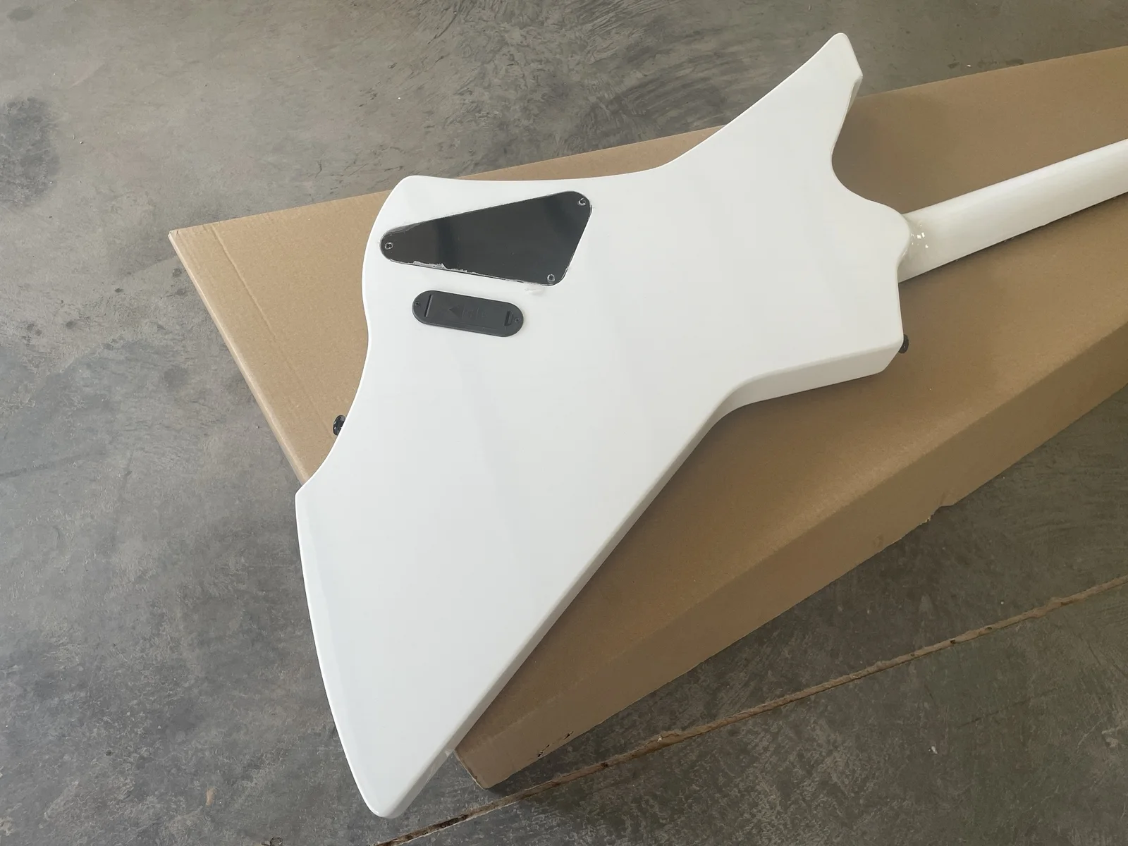 Factory Outlet 6 String White Electric Guitar, Active Pickups, Black Hardware, image 4