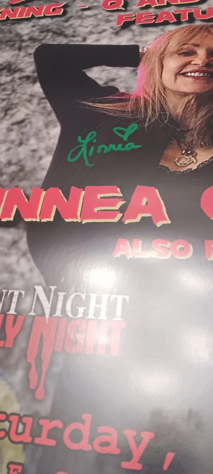 Linnea Quigley — Linnea Quigley RETURN OF THE LIVING DEAD Signed Poster 40th Anniversary RARE!, изображение 3