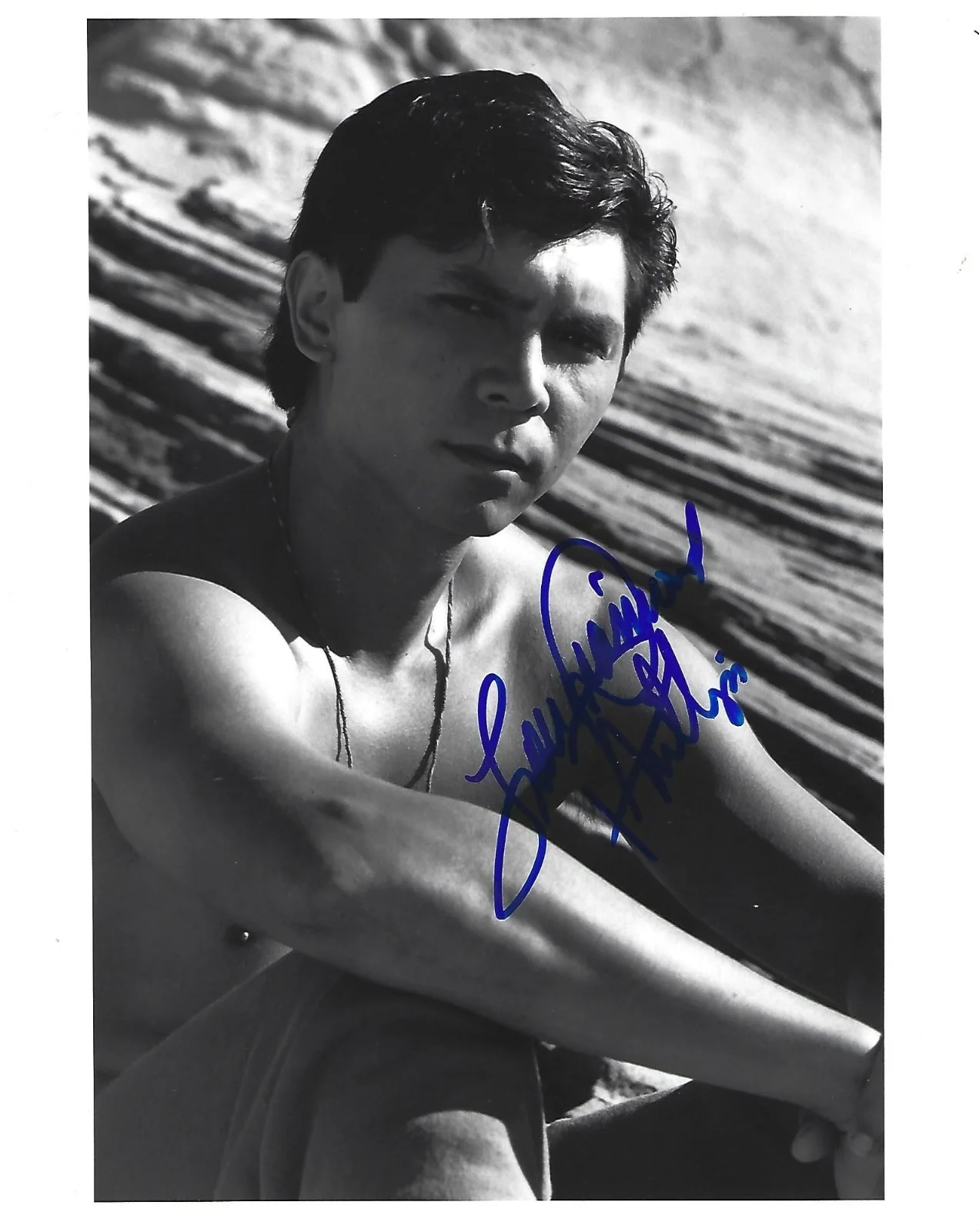 Lou Diamond Phillips — Sexy Shirtless LOU DIAMOND PHILLIPS Signed 8 x 10 Photo