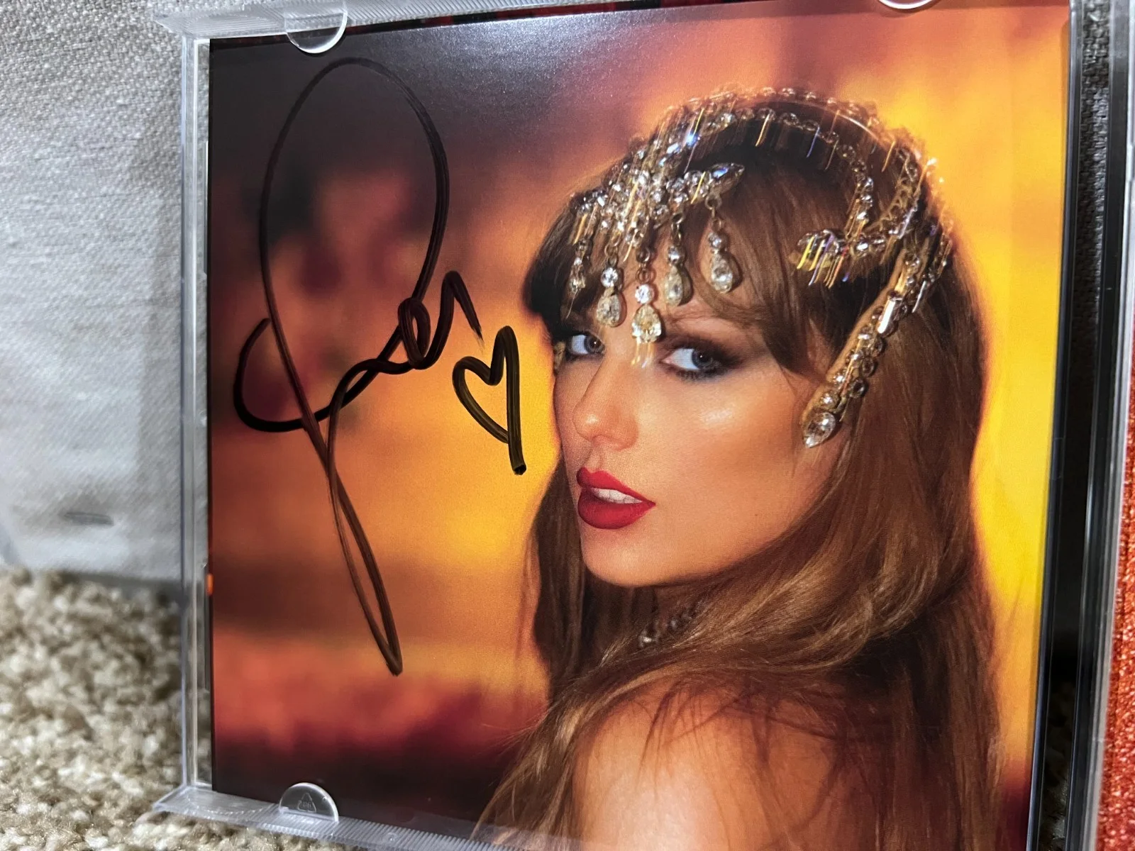 SIGNED Taylor Swift "The Life Of A Showgirl" CD Photo # 1, изображение 2