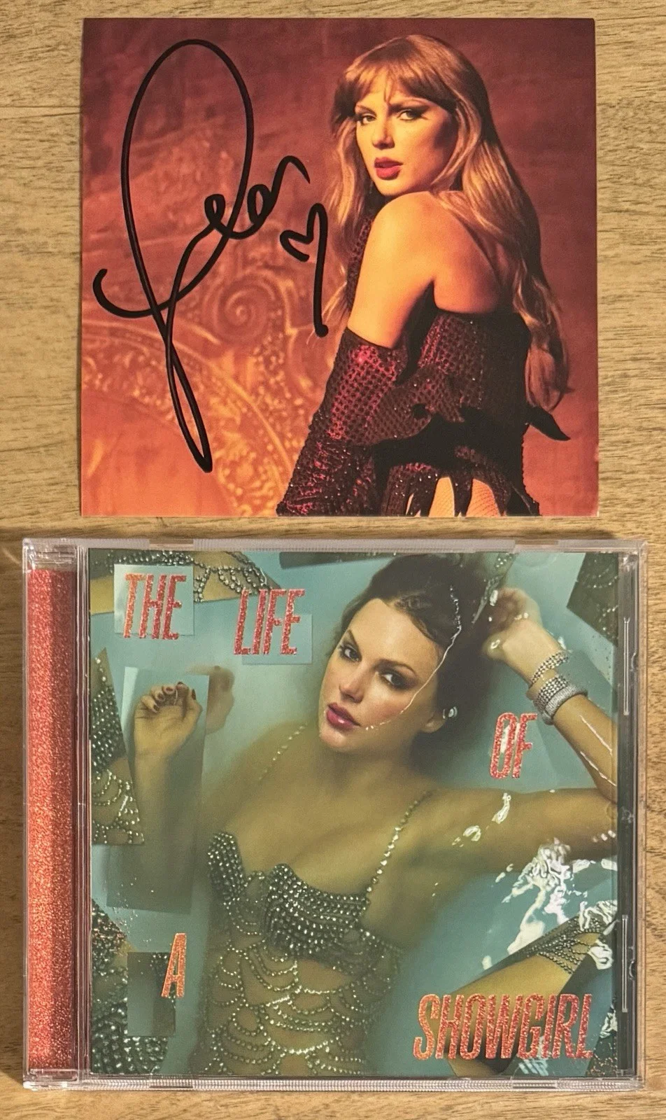 Taylor Swift The Life Of A Showgirl LONG SIGNATURE AUTOGRAPH Art Card CD #3 RARE, изображение 3