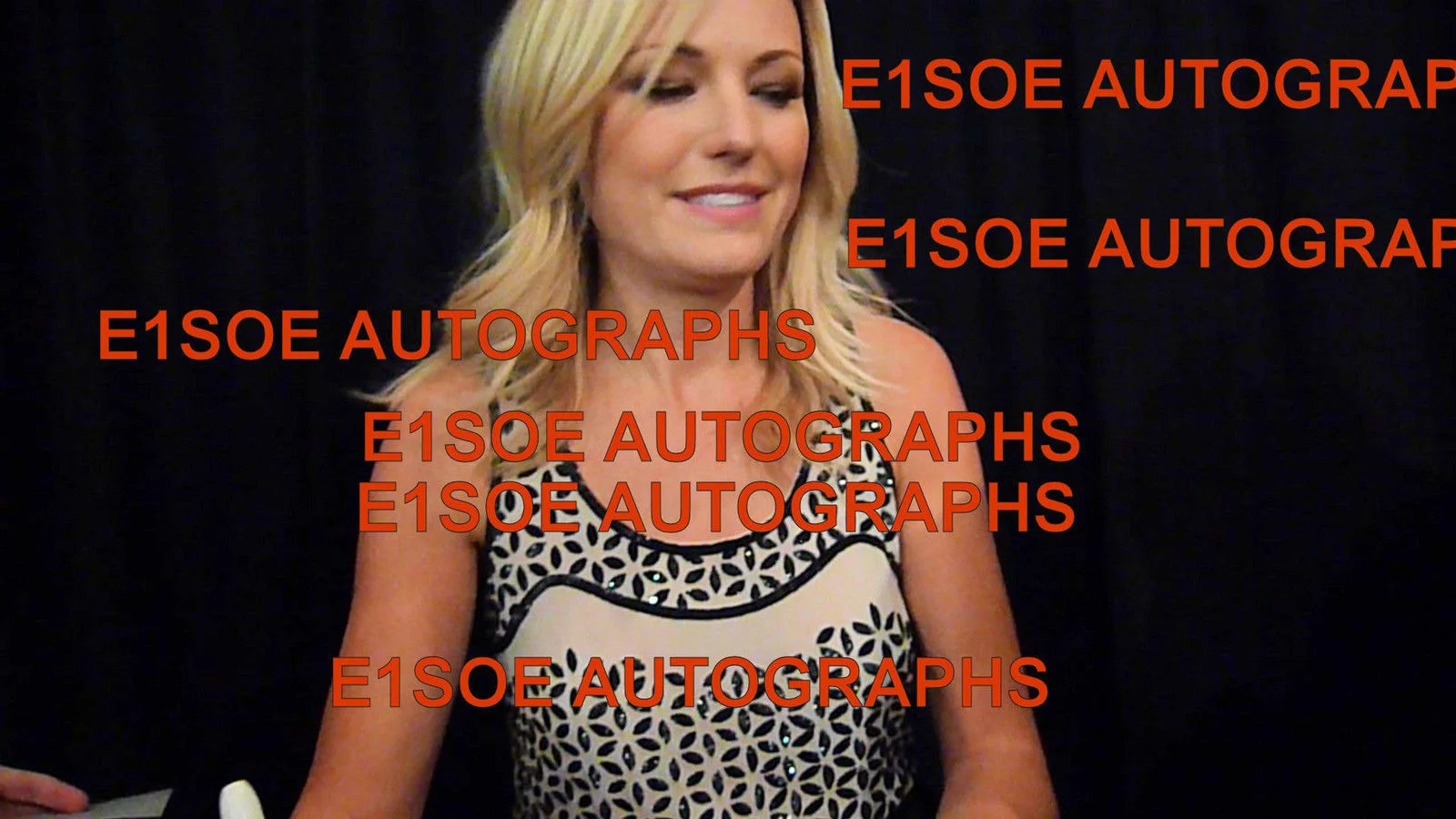 Malin Akerman — Malin Akerman signed 8x10 photo - In Person Exact Proof - Watchmen, Billions, изображение 3