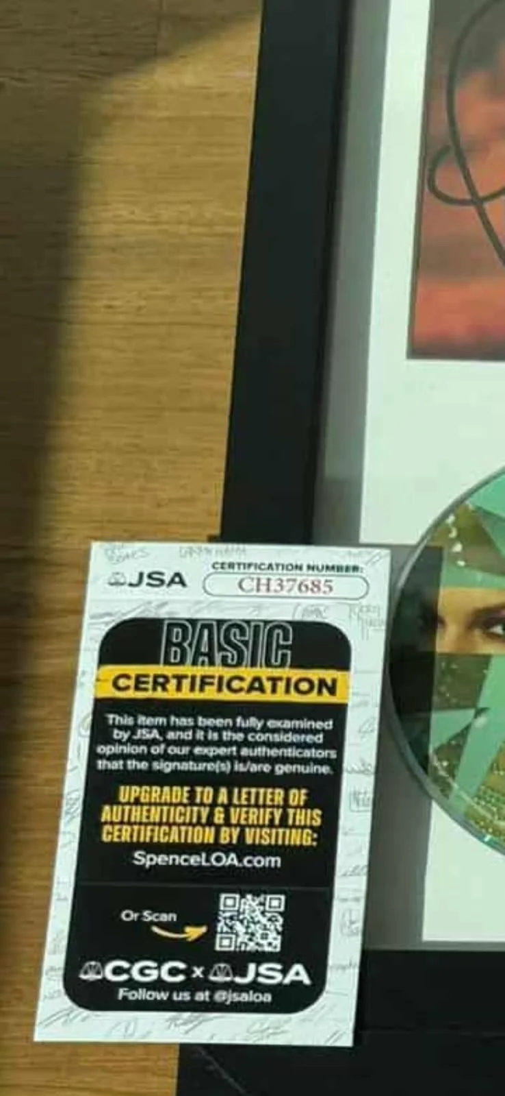 Taylor Swift Signed Framed The Life Of A Showgirl CD JSA COA, изображение 2
