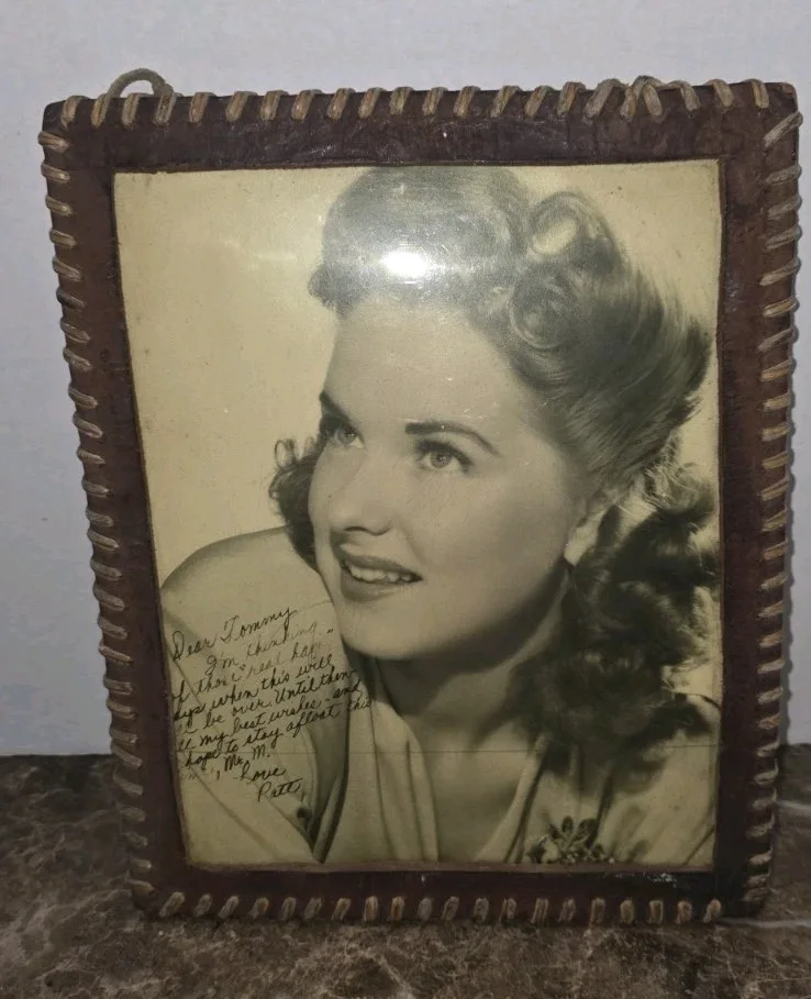 adrian booth brian aka lorna gray — Vintage 1940-50s Photo of Patt Autographed 8x10 Photo Signed Leather FRAMED, изображение 3