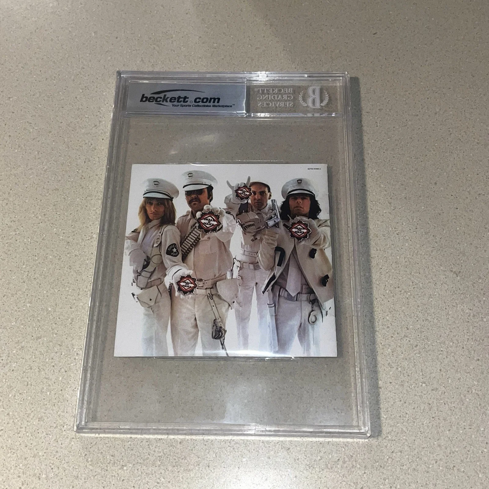 CHEAP TRICK BAND GROUP signed autographed DREAM POLICE CD BOOK BECKETT SLABBED, изображение 3