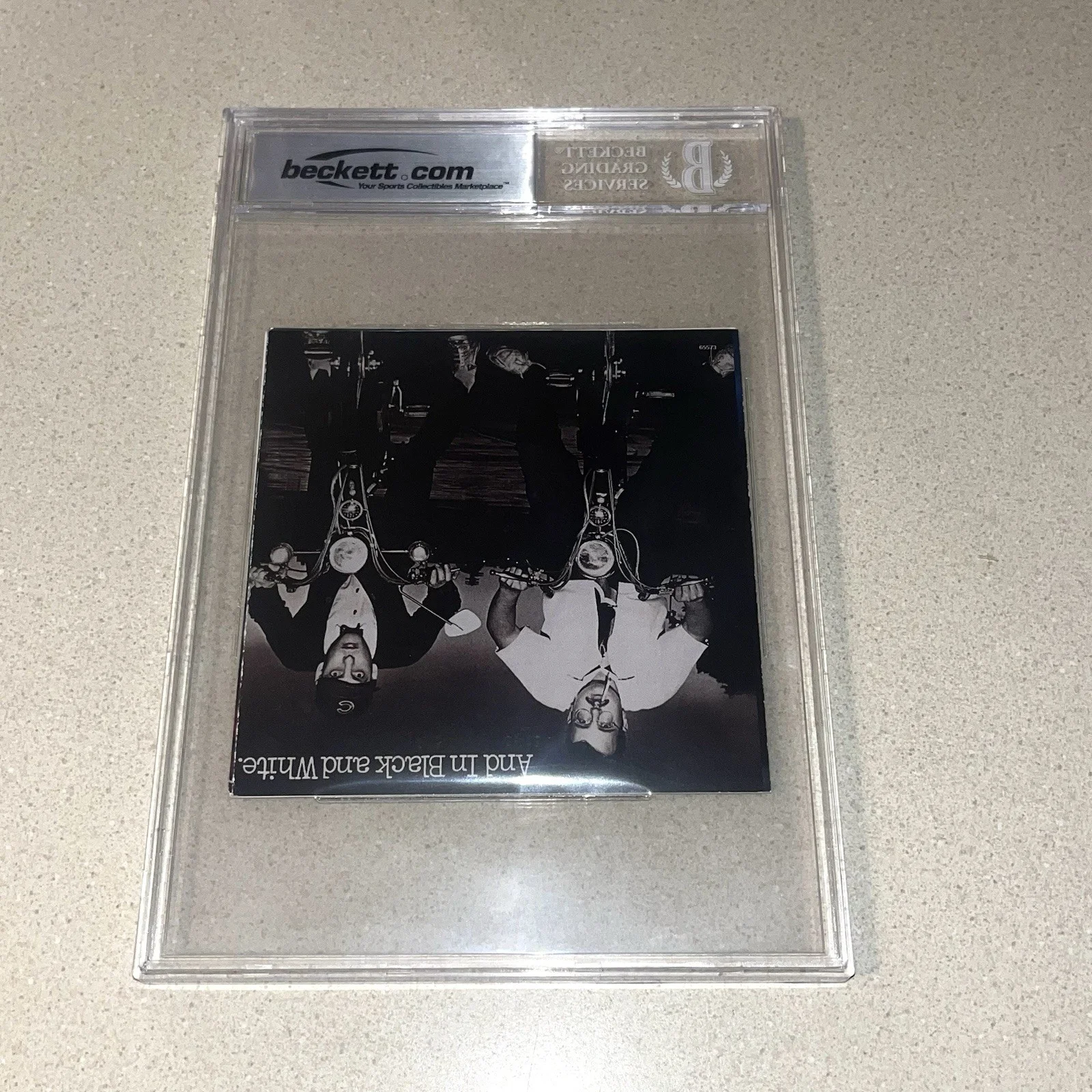 CHEAP TRICK BAND GROUP signed autographed IN COLOR CD BOOK BECKETT SLABBED, изображение 3
