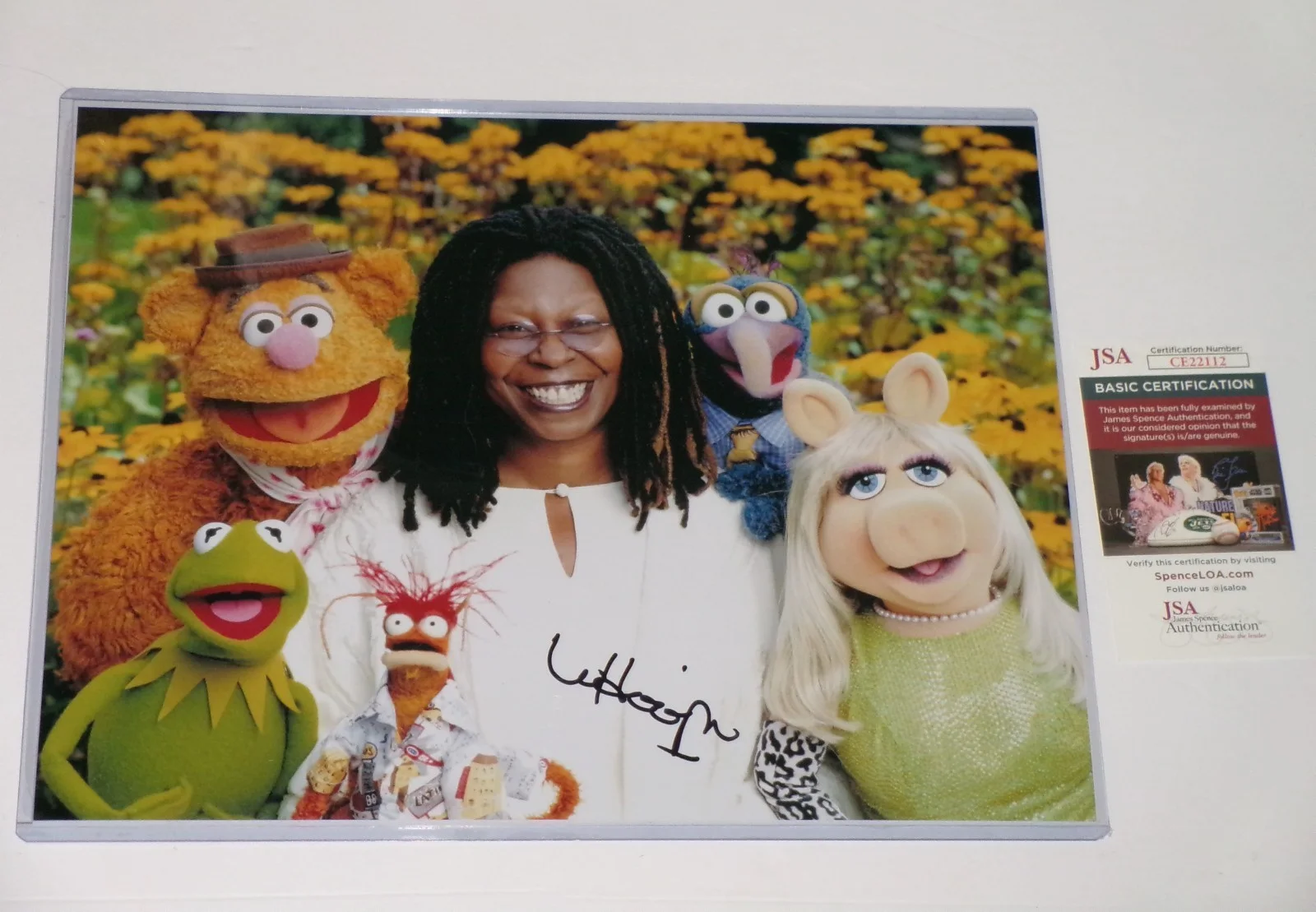 Whoopi Goldberg — TV Host Comedian Actress Whoopi Goldberg Signed 11X14 Photo JSA CERT The Muppets