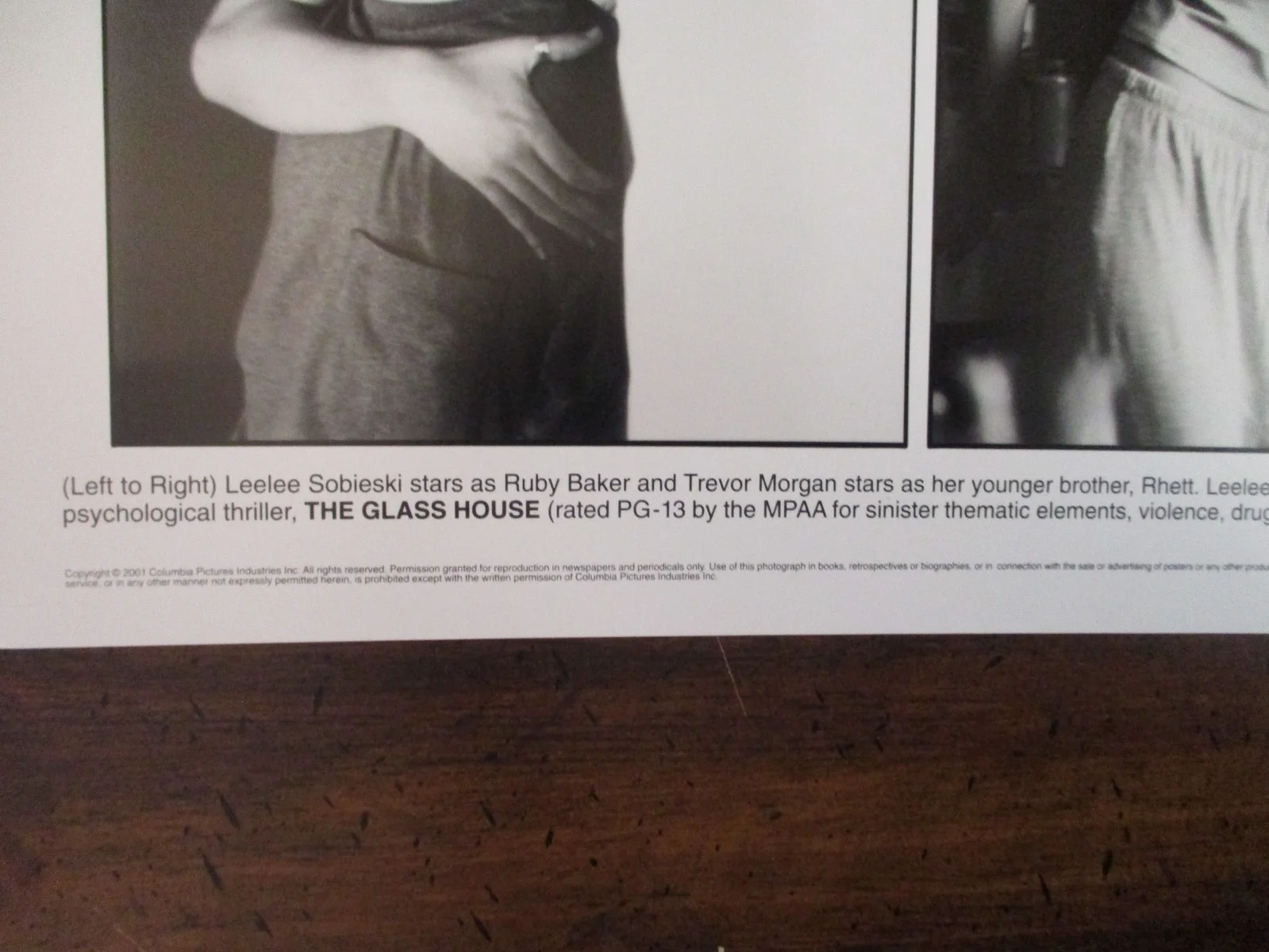 Leelee Sobieski/Trevor Morgan(THE GLASS HOUSE)2001 10x 8 Black/White Press Photo, изображение 2