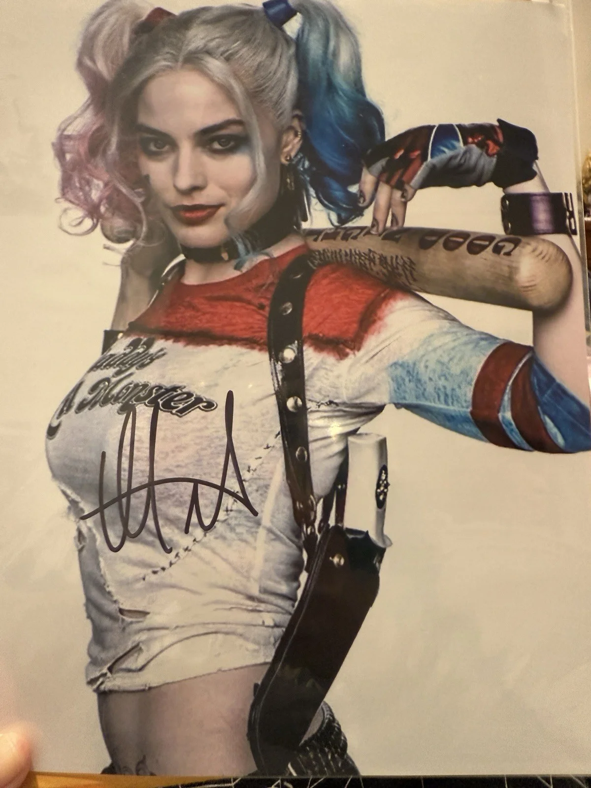 Margot Robbie — Margot Robbie Harley Quinn Autograph