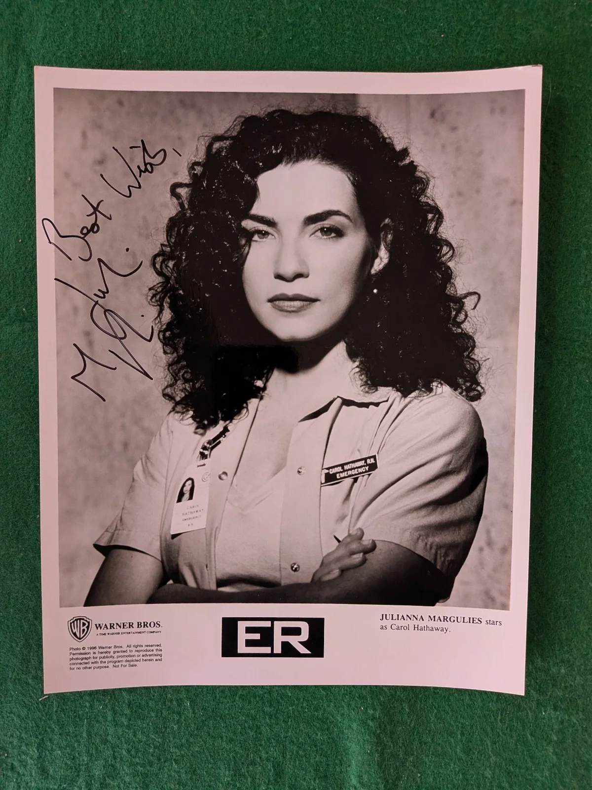 Julianna Margulies — Julianna Margulies Actress Signed Autographed 8x10 Photo
