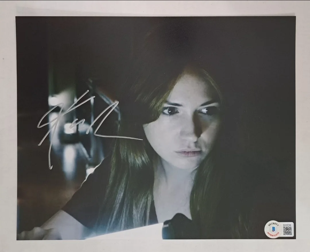 *KAREN GILLAN* Ruby Roundhouse Signed/Autographed 8x10 Jumanji Photo Beckett BAS, image 2