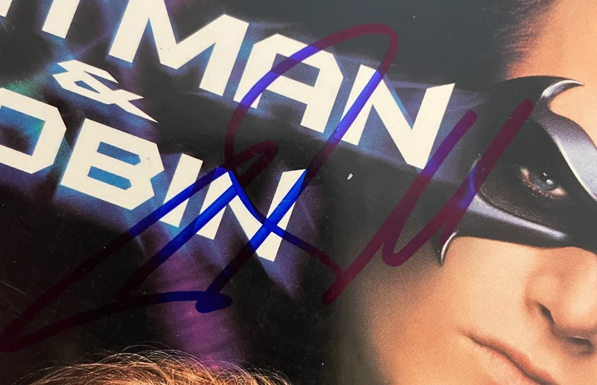George Clooney, Chris O'Donnell — George Clooney & Chris O'Donnell Signed Batman & Robin 9x12 Promo Folder, изображение 3