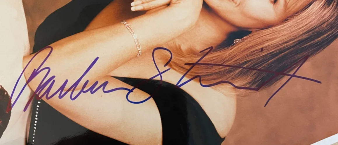 Barbara Streisand — Barbara Streisand Signed Autograph 8x10 Color Glossy Photograph, изображение 2
