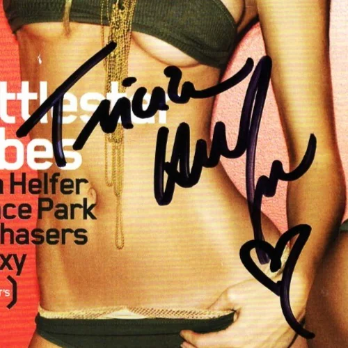 Tricia Helfer — TRICIA HELFER Signed 2009 Maxim Magazine NL "Battlestar Galactica JSA #CI92430, изображение 2