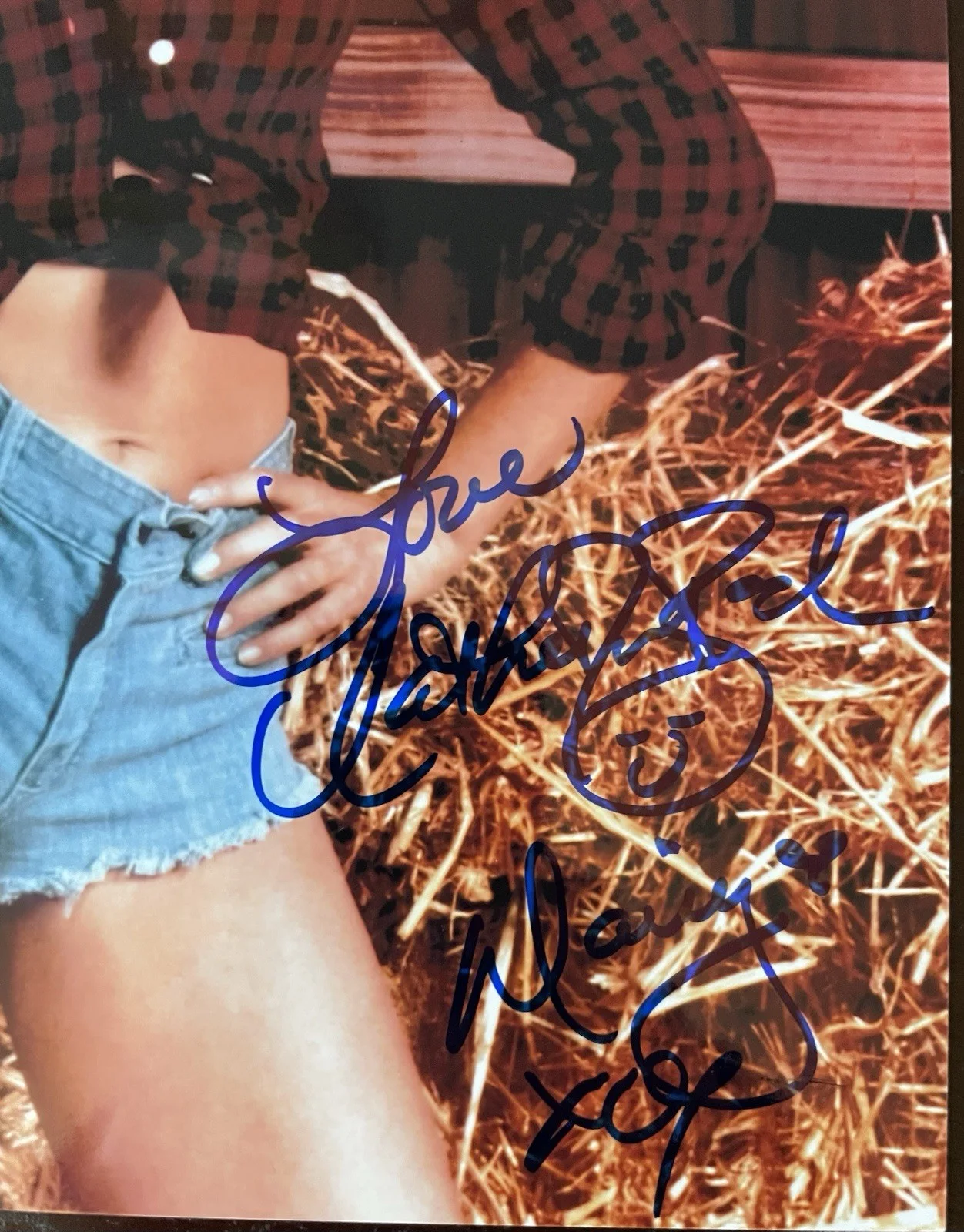 Catherine Bach — Catherine Bach Daisy Duke Signed Autographed 8X10 photo Dukes Of Hazzard JSA COA, изображение 2