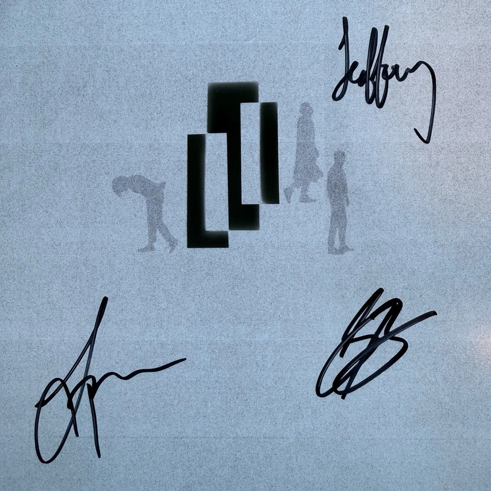 The Band Camino Autographed The Dark Signed Vinyl Record LP Gold Full Band JSA, изображение 3