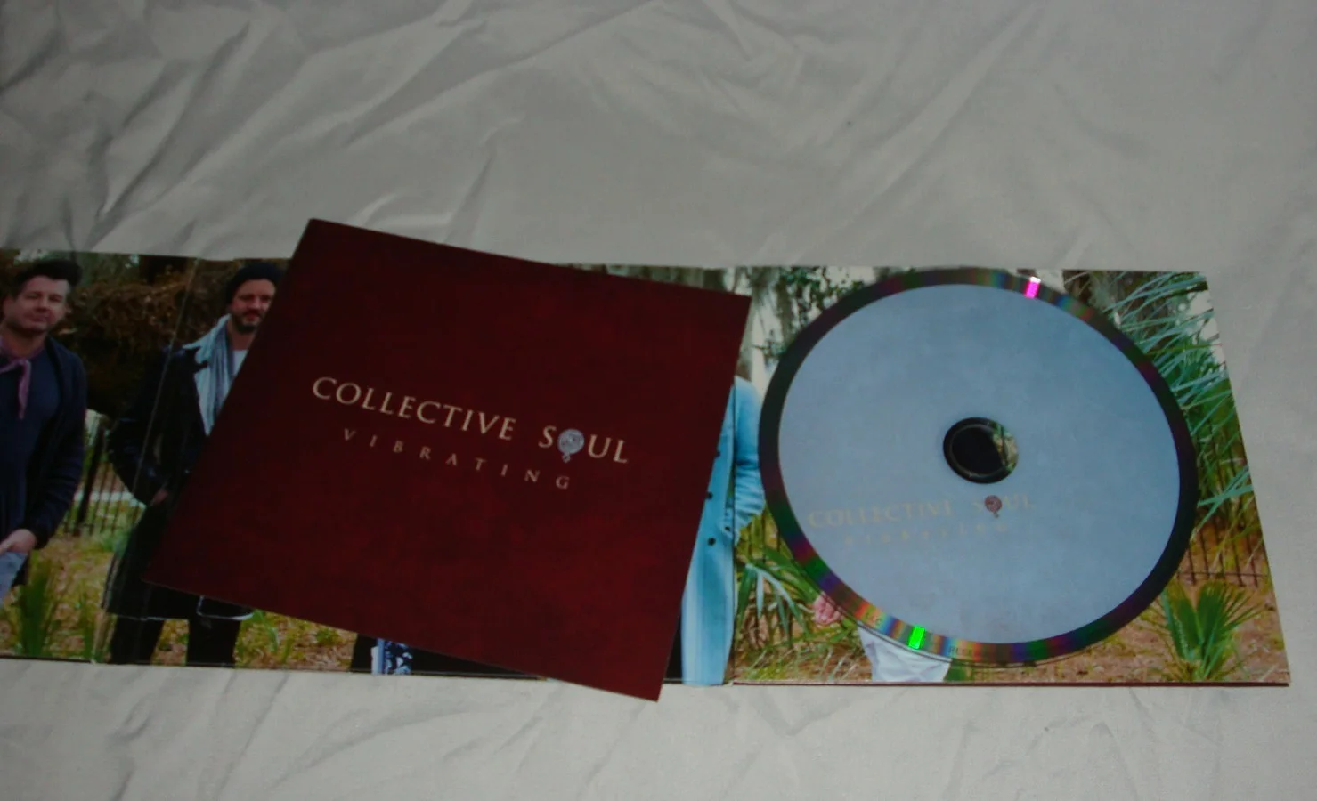 Collective Soul Signed CD Booklet of Album Vibrating, изображение 4