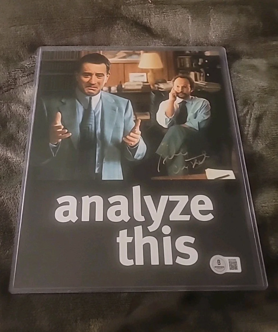 Billy Crystal — Billy Crystal Signed 8x10 Photo ANALYZE THIS BAS COA Beckett Deniro