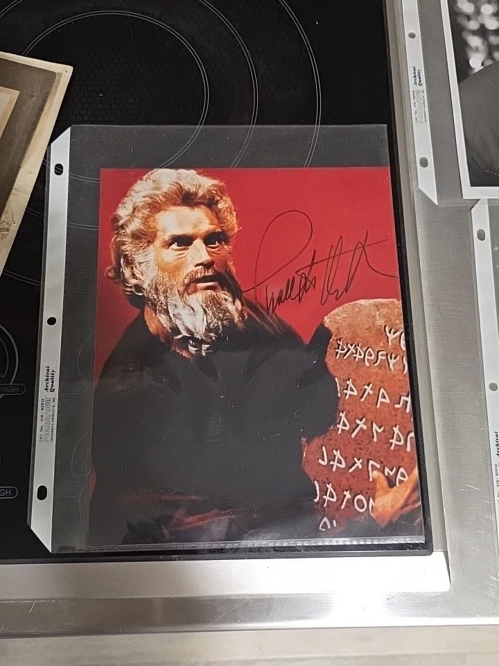 CHARLTON HESTON — Charlton Heston "Moses The Ten Commandments" Signed Autographed 8x10 Photo