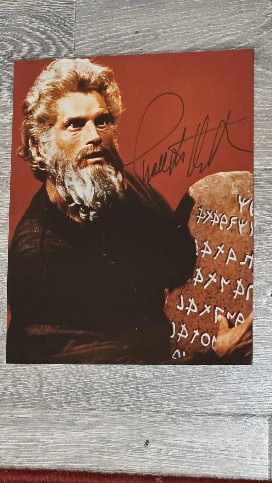 CHARLTON HESTON — Charlton Heston "Moses The Ten Commandments" Signed Autographed 8x10 Photo, изображение 2