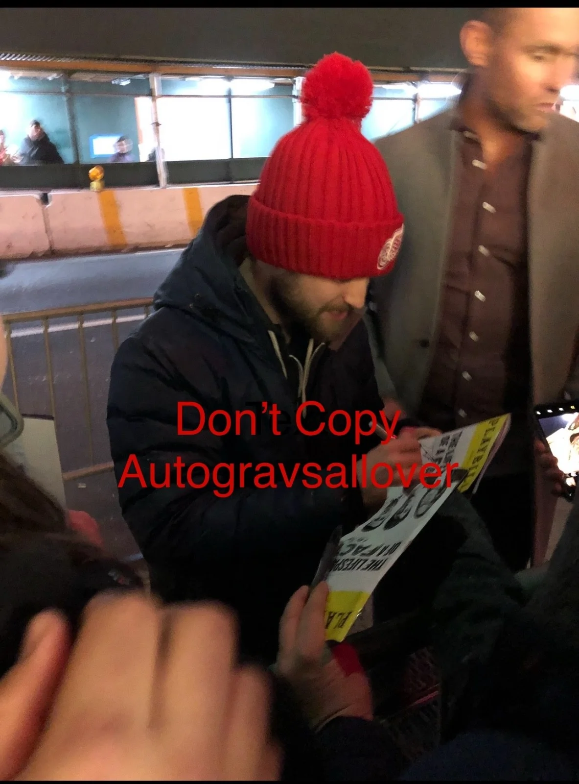 Daniel Radcliffe — Daniel Radcliffe Harry Potter Autograph Signed 8x10 Gtd to Pass JSA Proof, image 3