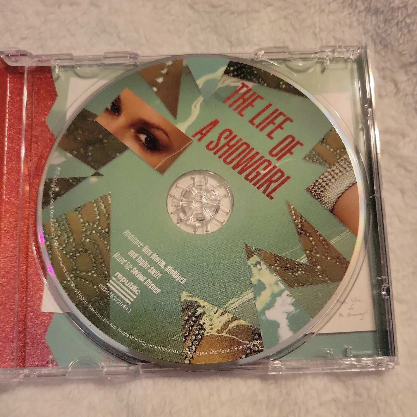 SIGNED TAYLOR SWIFT LIFE OF A SHOWGIRL PHOTO #3 & CD, изображение 3