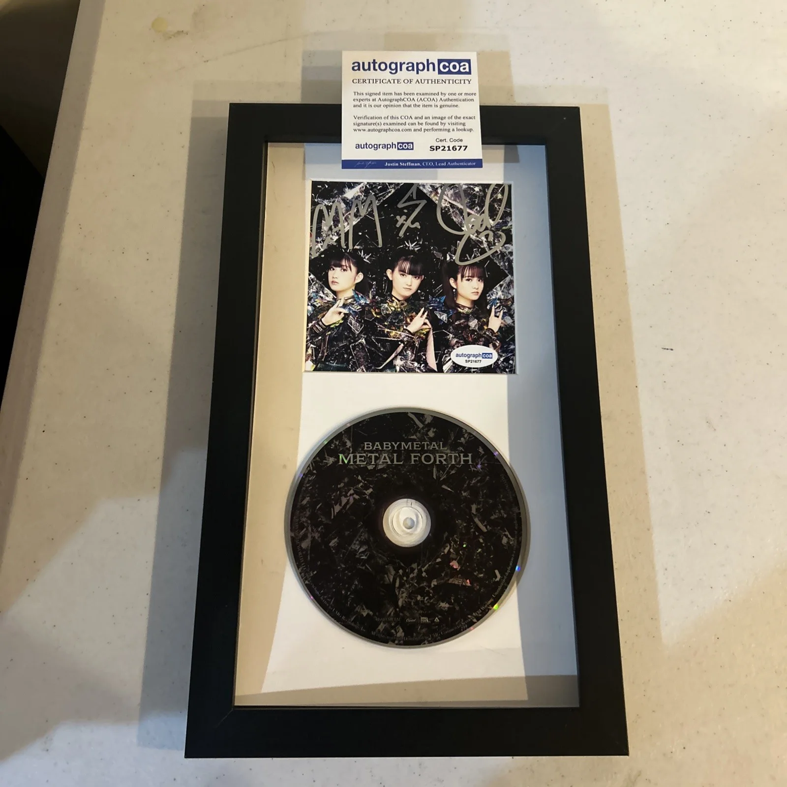 BABYMETAL SIGNED AUTOGRAPH FRAMED CD DISPLAY ACOA METAL FORTH, image 2