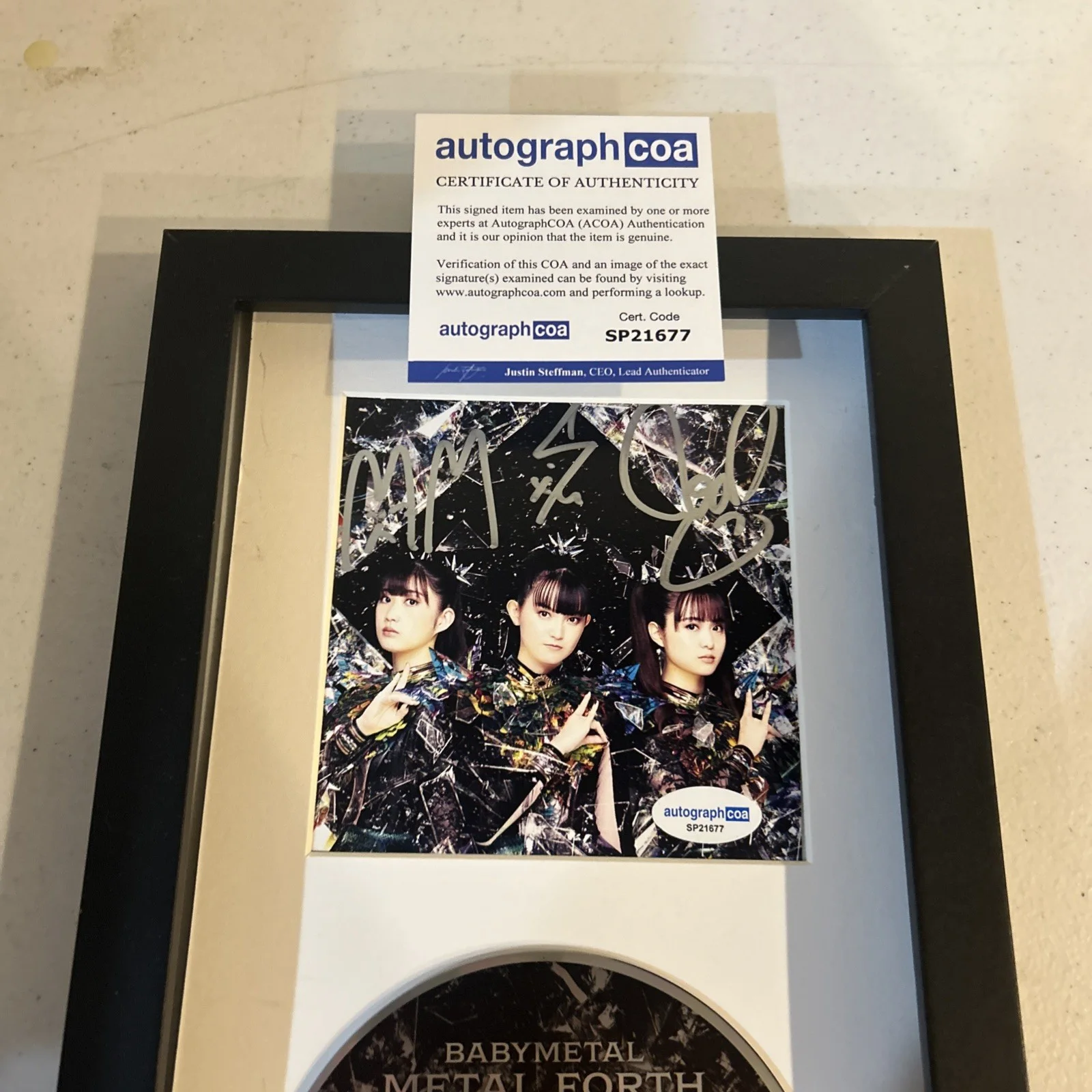 BABYMETAL SIGNED AUTOGRAPH FRAMED CD DISPLAY ACOA METAL FORTH, image 3