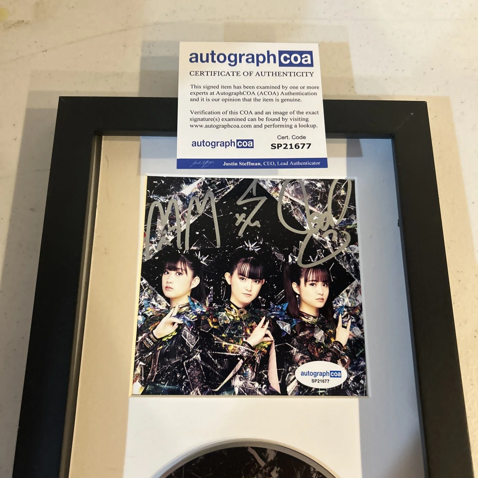 BABYMETAL SIGNED AUTOGRAPH FRAMED CD DISPLAY ACOA METAL FORTH, image 4