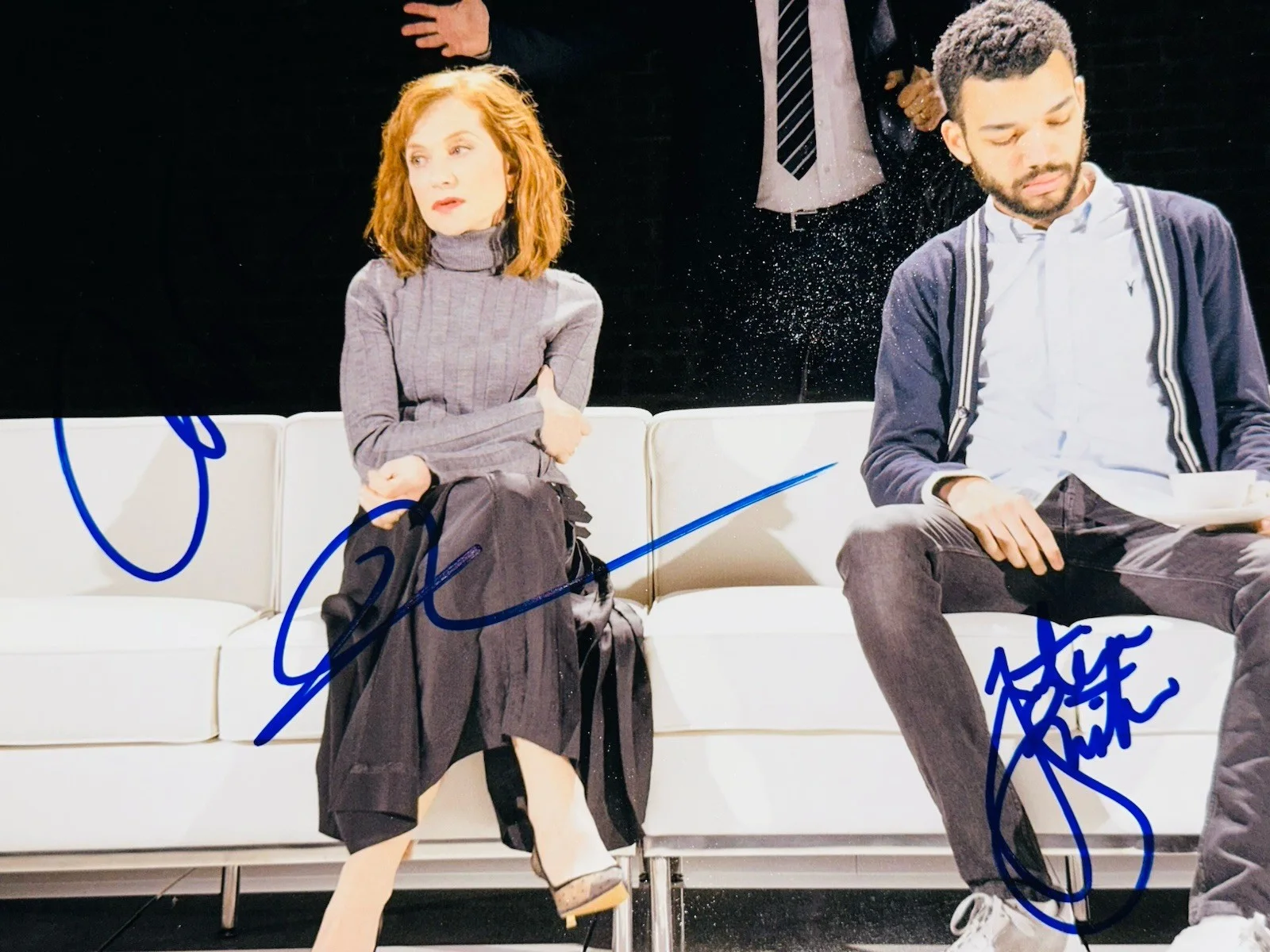 Isabelle Huppert, Chris Noth, Justice Smith — Isabelle Huppert, Chris Noth & Justice Smith signed Mother 8x10 photo. Proof., изображение 2