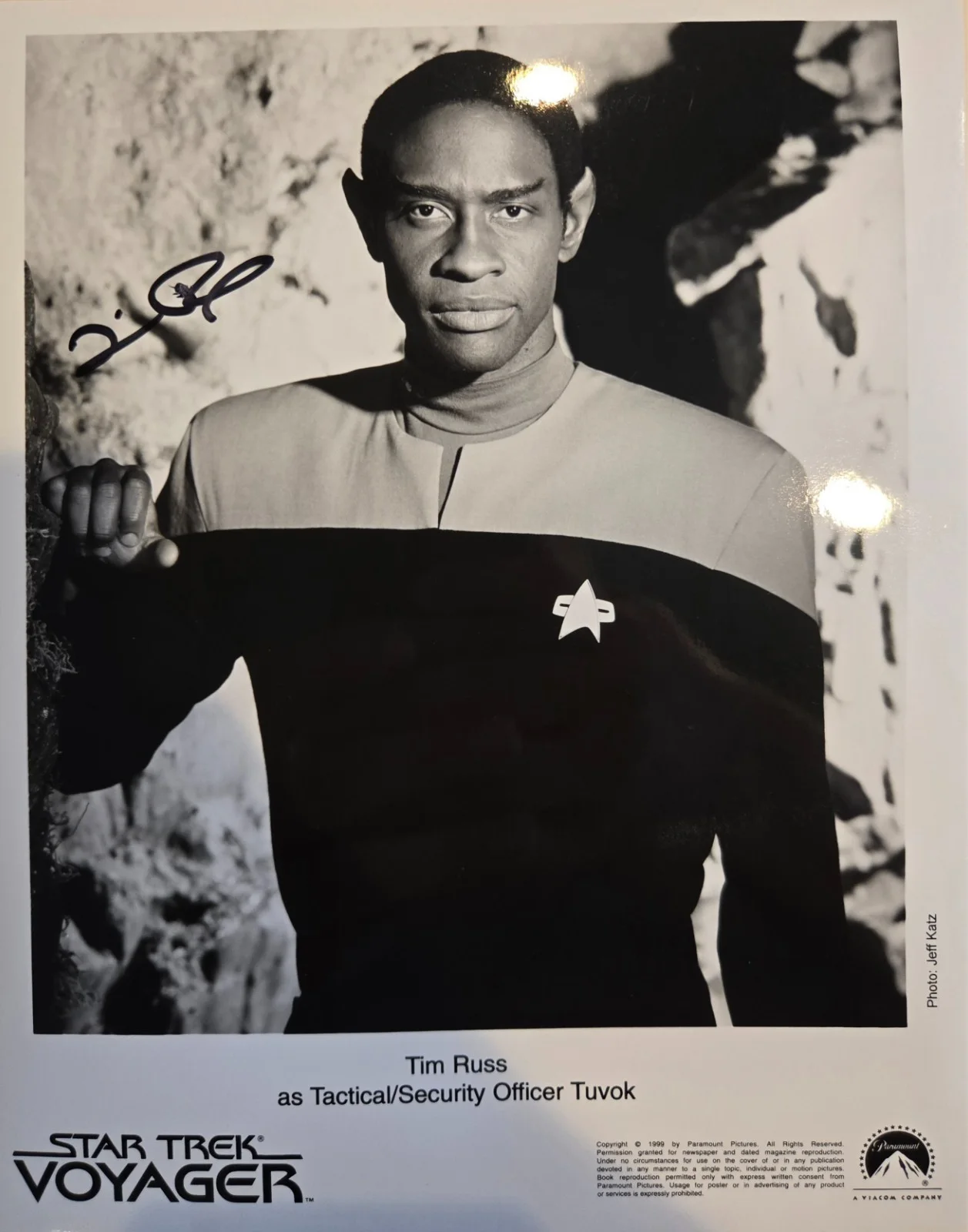 Tim Russ — Tim Russ - Tuvok - Star Trek Voyager - 8x10 Autographed Photo