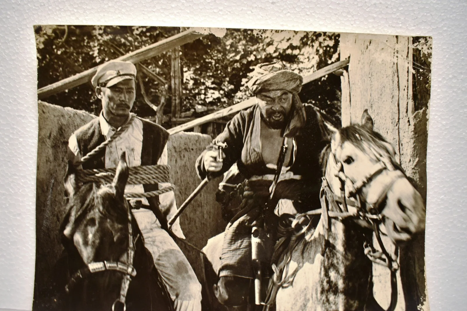 Vintage Soviet Lobby Card The Seventh Bullet 1973 Uzbekfilm Horseback Battle USS, изображение 3