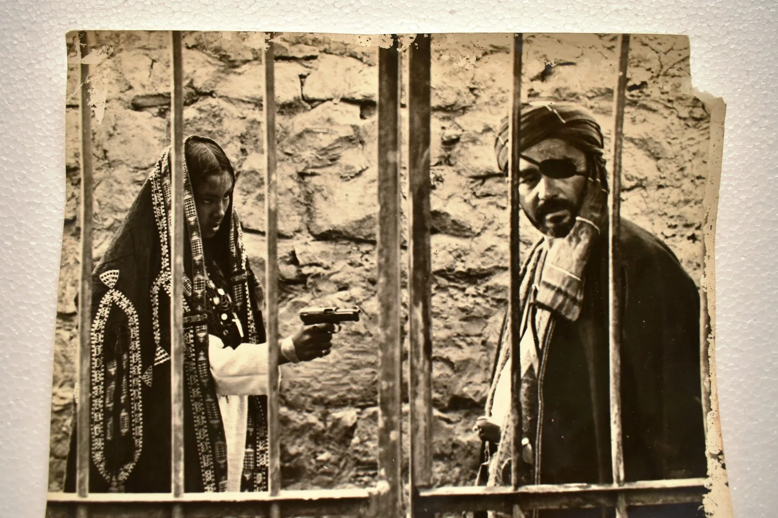 Vintage Soviet Lobby Card The Seventh Bullet 1973 Uzbekfilm Dilorom Kambarova "5, изображение 2