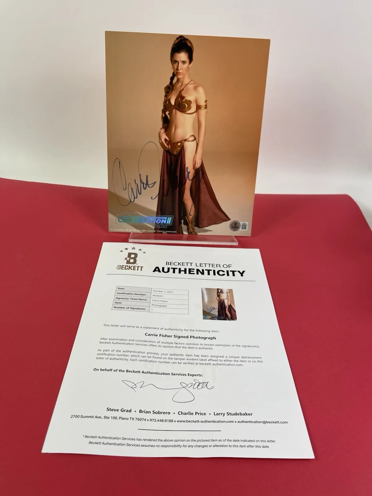 Carrie Fisher — Carrie Fisher Signed Star Wars Princess Leia Celebration II 8x10 Beckett Letter