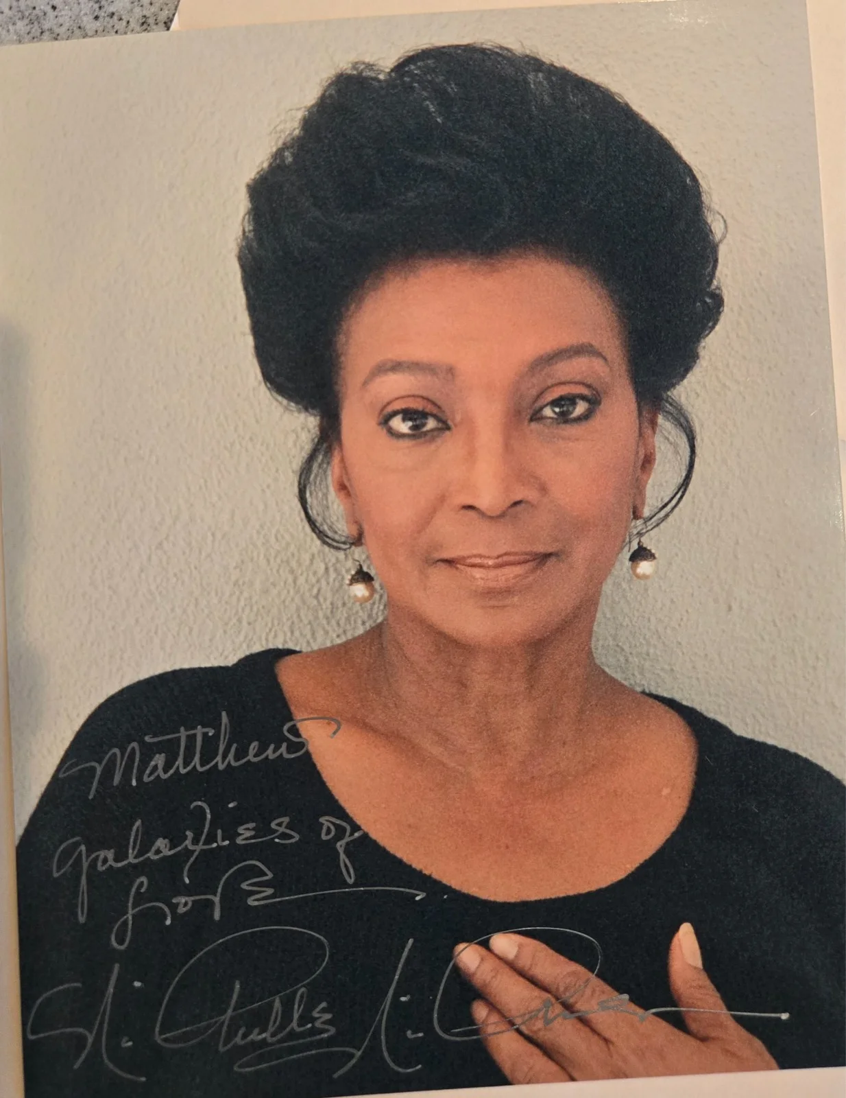 Nichelle Nichols — Nichelle Nichols - Uhura - Star Trek TOS - 8x10 - Autographed Photo