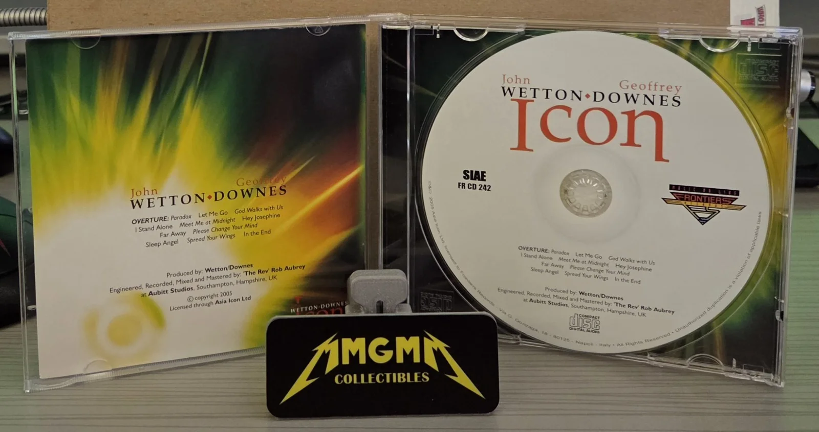 John Wetton & Geoff Downes - Icon Signed CD - Asia / Yes - Deceased 2018, изображение 2