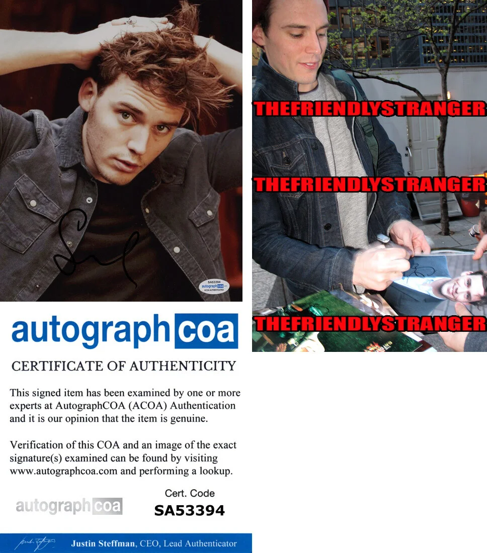 SAM CLAFLIN — Sam Claflin signed 8x10 Photo f Proof HUNGER GAMES Daisy Jones & The Six ACOA