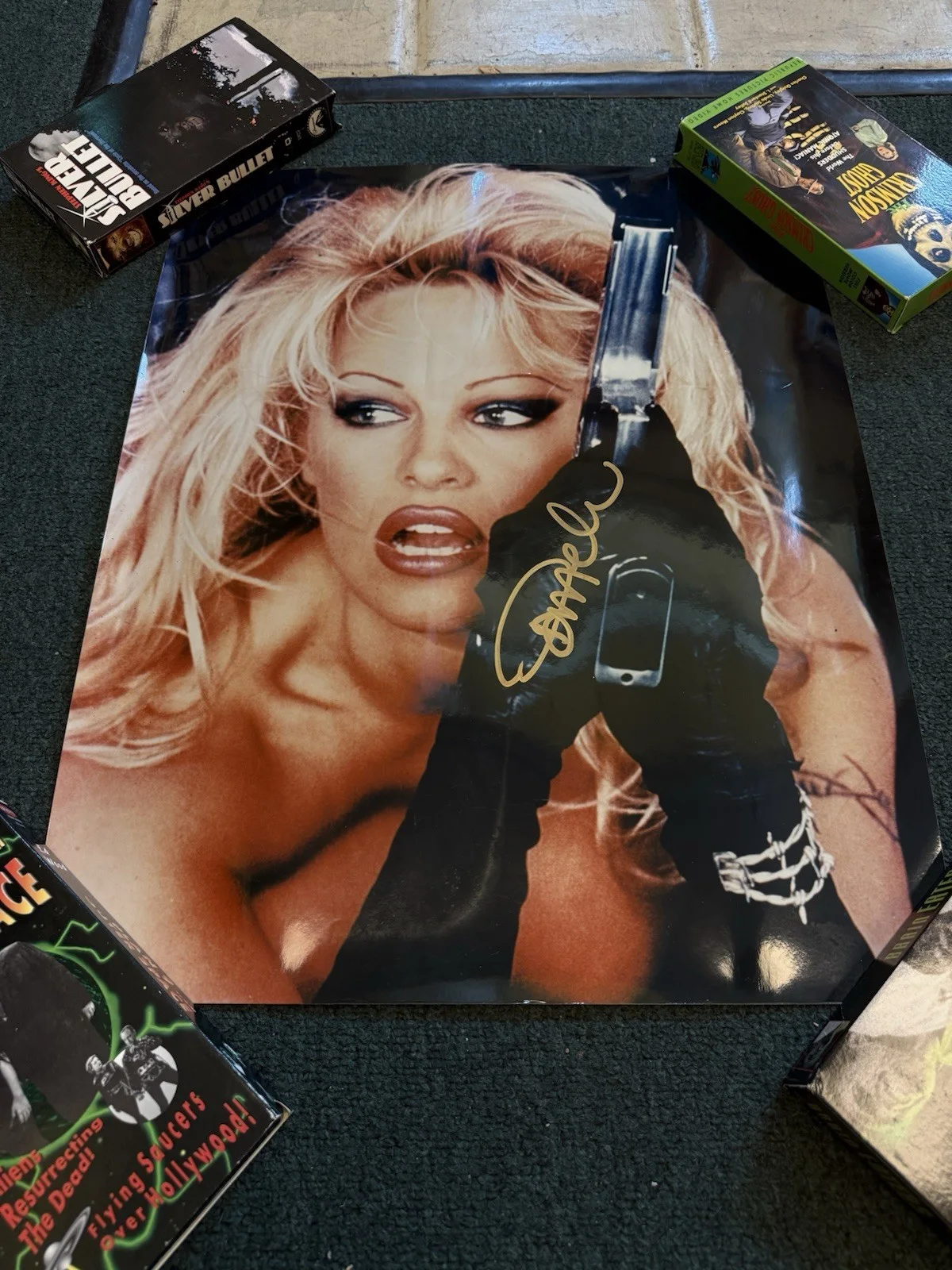 Pamela Anderson — PAMELA ANDERSON LARGE SIGNED BARB WIRE AUTOGRAPHED 16x20 PHOTO BAYWATCH