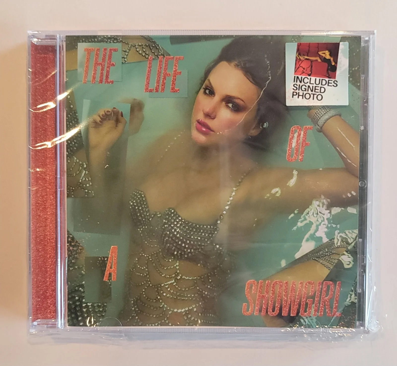 Loopy Heart Taylor Swift The Life Of A Showgirl Signed CD #4 Long Signature Rare, изображение 4